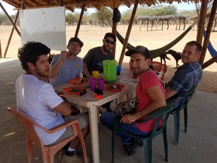 La+Guajira+eating+together
